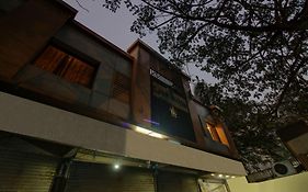 Treebo Lake Bloom Powai